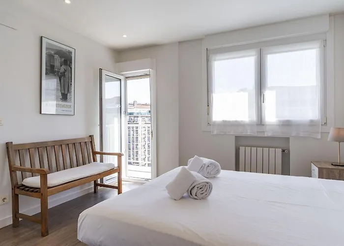 Always Easy - Luna San Sebastián