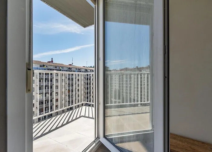 Always Easy - Luna San Sebastián